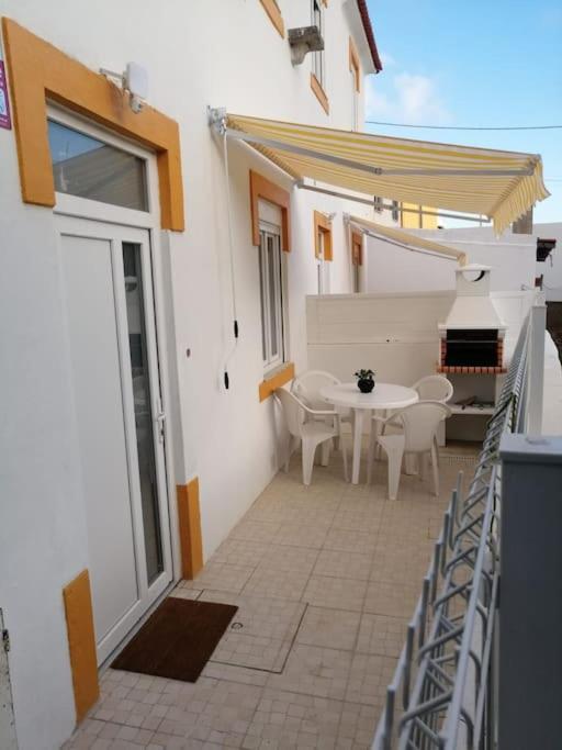 Casa Da Praia Da Poca - Apartamento Tulipa Ещорил Екстериор снимка